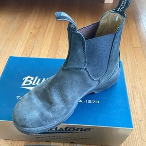 Blundstone Men's 587 Round Toe Chelsea Boot